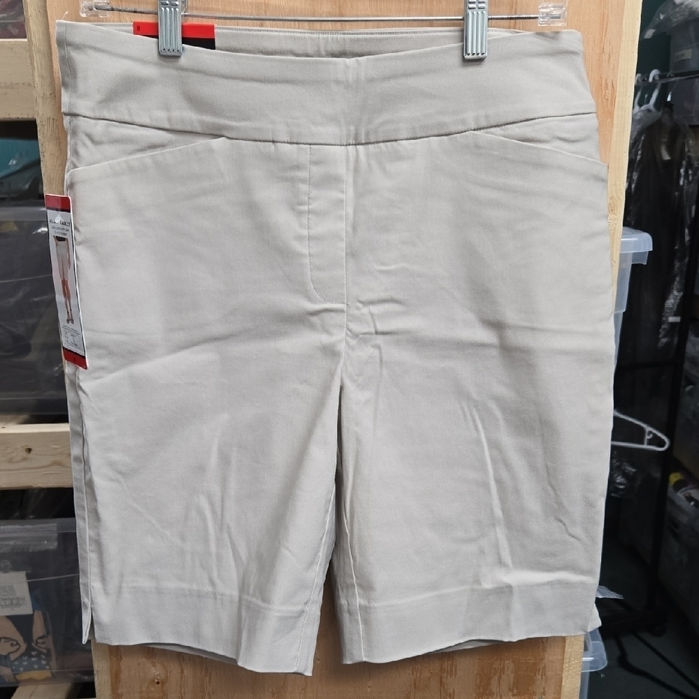 Hilary Radley Size 8 Light Beige Pull On Bermuda Style Dress Shorts